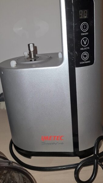 Storcator cu presare la rece Imetec SuccoVivo N5901, 150W